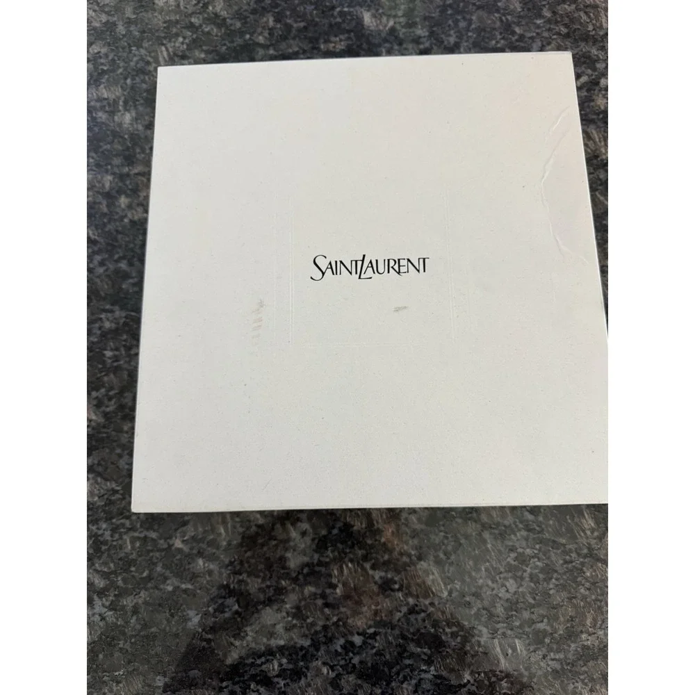 Saint Laurent has few
